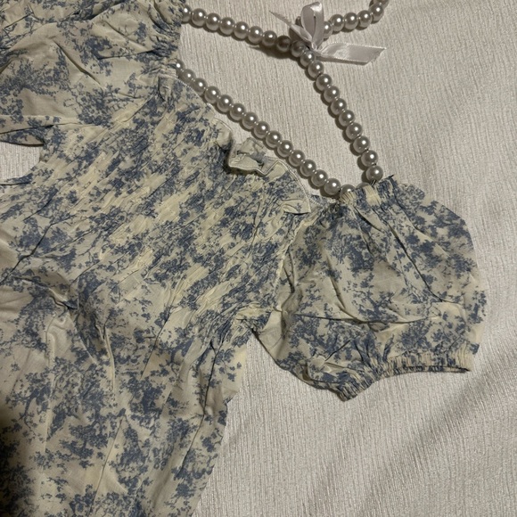 Blue and White Floral Puff Sleeve Bodysuit - Picture 3 of 3